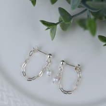 Charger l'image dans la galerie, Boucles d'oreilles les délicates