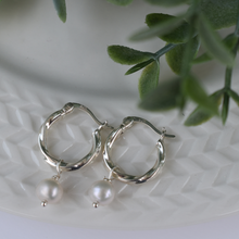 Charger l'image dans la galerie, Boucles d'oreilles torsades perlées